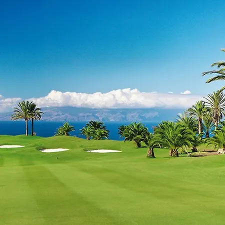 Royal Golf Park 酒店 *